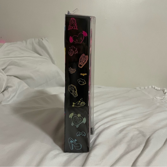 Monster High Draculaura with Count Fabulous Mattel Doll 2022 Release Pink Black - Picture 5 of 6